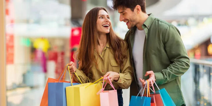 couple shopping 