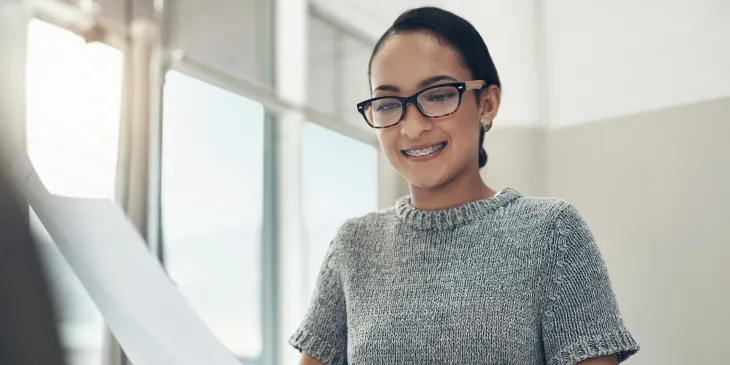 Woman working on creating a budget - Extraco Banks