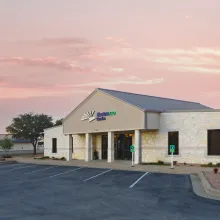 Extraco-Gatesville-Exterior-04.jpg